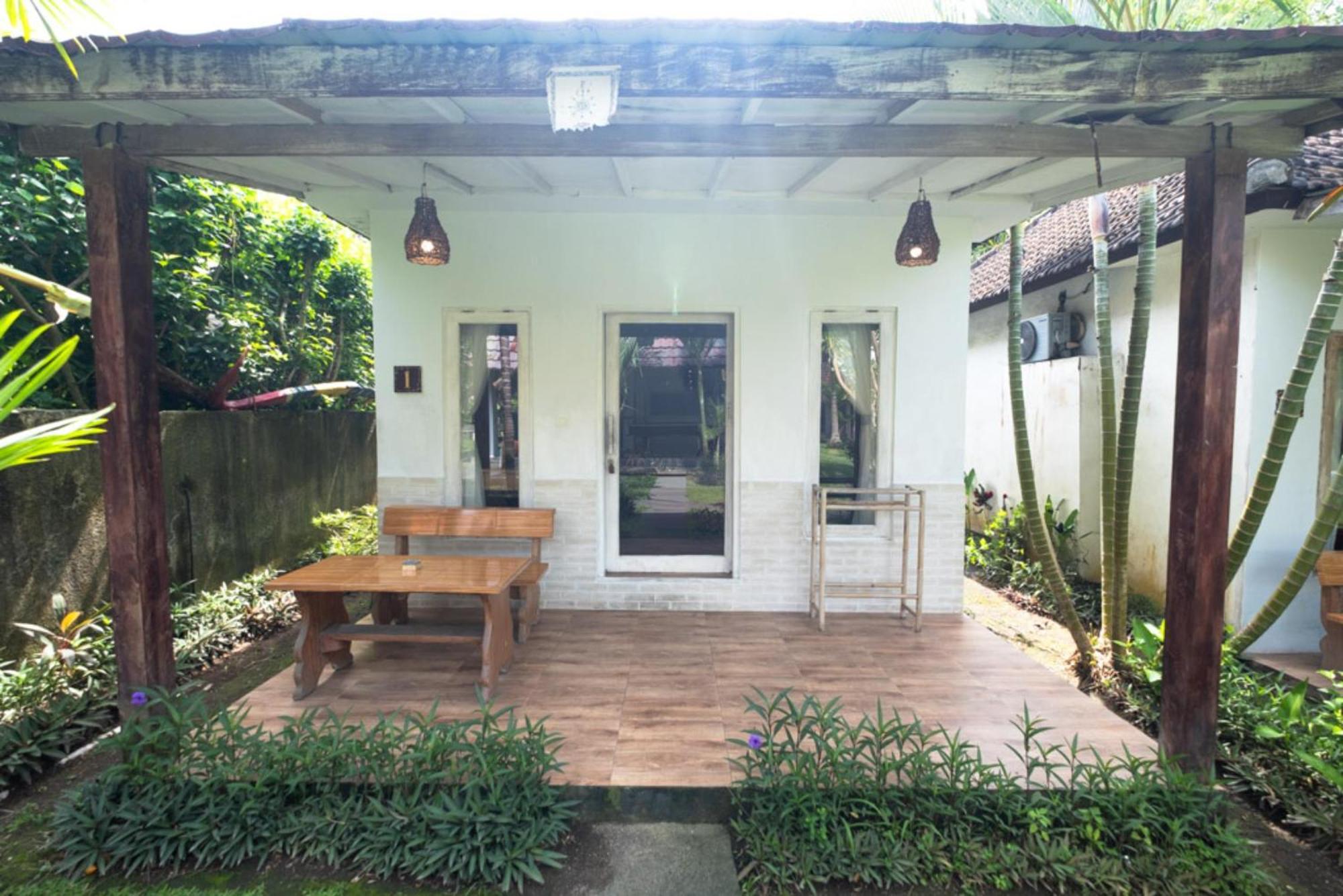 Agung Wiwin Homestay & Restaurant Mengwi المظهر الخارجي الصورة